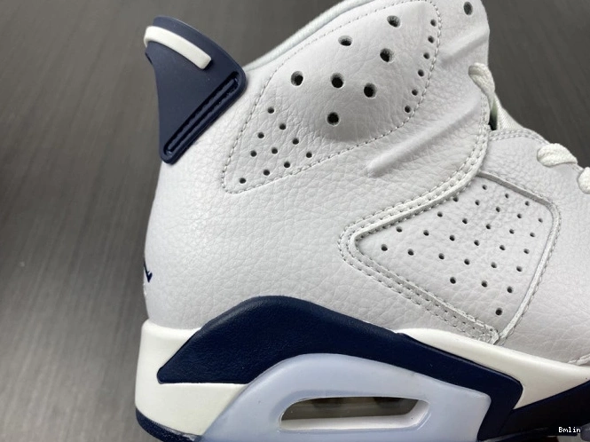 Bmlin CT8529-141 Navy (2022) Jordan Retro 6 Midnight 0812
